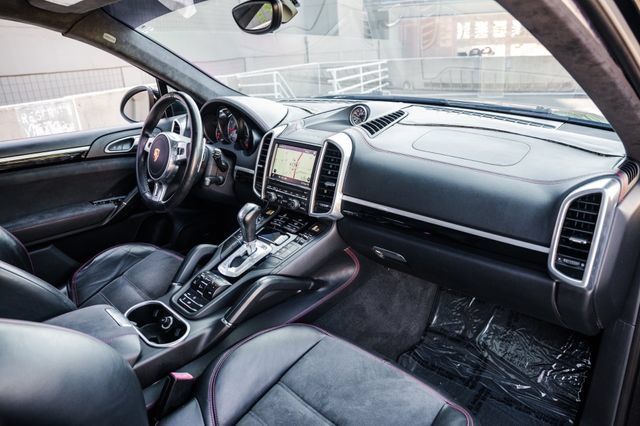 Used 2014 Porsche Cayenne GTS AWD/4WD image 25