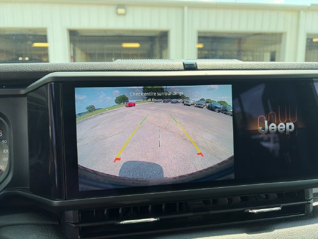 Used 2025 Jeep Wrangler Unlimited Sport AWD/4WD image 19