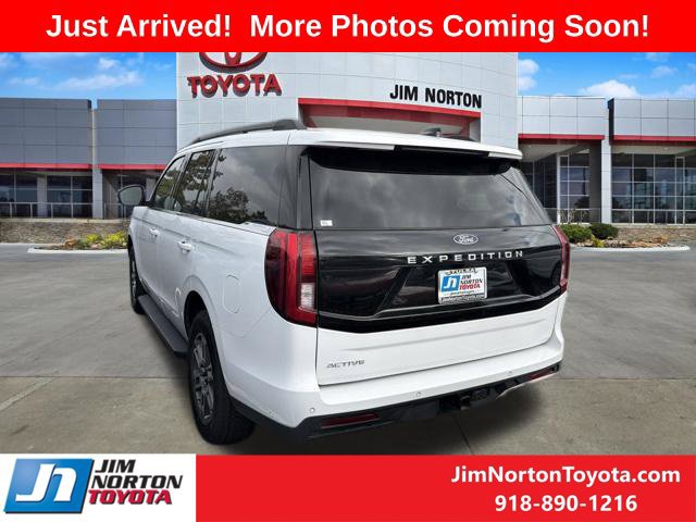 Used 2025 Ford Expedition Active AWD/4WD image 4