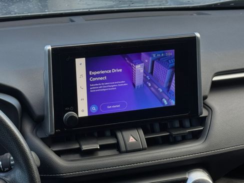 Used 2025 Toyota RAV4 XLE w/ Convenience Package image 17