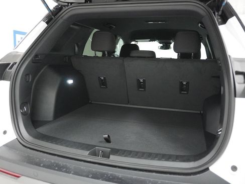New 2026 Chevrolet Equinox LT w/ Midnight Edition FWD image 7