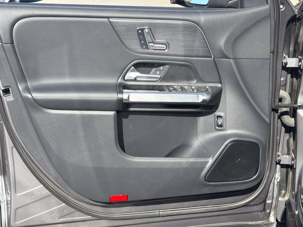 Used 2023 Mercedes-Benz EQB 300 4MATIC image 19