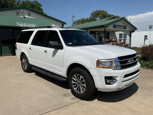 Used 2015 Ford Expedition EL XLT image 3