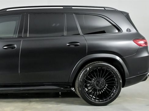 Used 2024 Mercedes-Benz Maybach GLS 600 4MATIC image 8