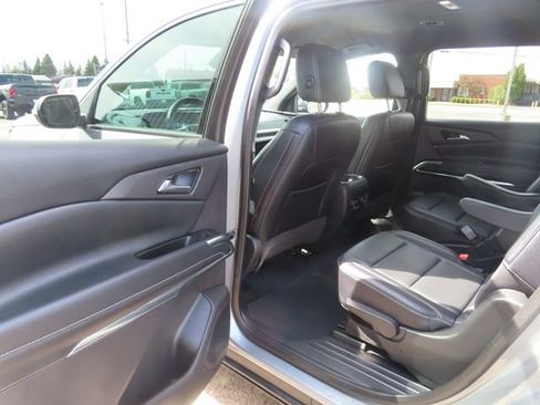 Used 2025 Chevrolet Traverse LT AWD/4WD image 19