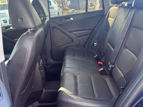 Used 2016 Volkswagen Tiguan S image 16
