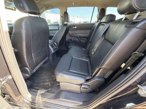 Used 2023 Volkswagen Atlas SE w/ Panoramic Sunroof Package image 17