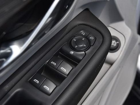 Used 2022 GMC Terrain SLT w/ Tech Package FWD image 8