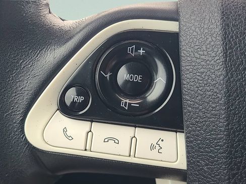 Used 2018 Toyota Prius Prime Advanced FWD image 18