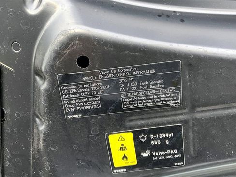 Certified 2023 Volvo XC60 B5 Ultimate w/ Climate Package image 30