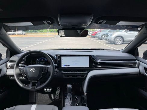 Used 2026 Toyota Camry SE w/ Multimedia Upgrade Package FWD image 10