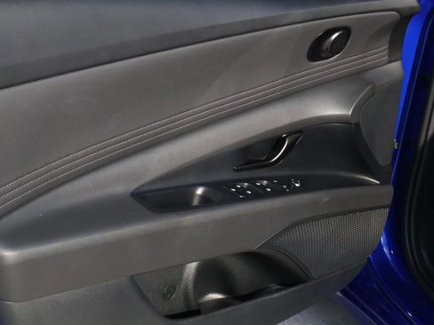 Certified 2025 Hyundai Elantra Sport image 14