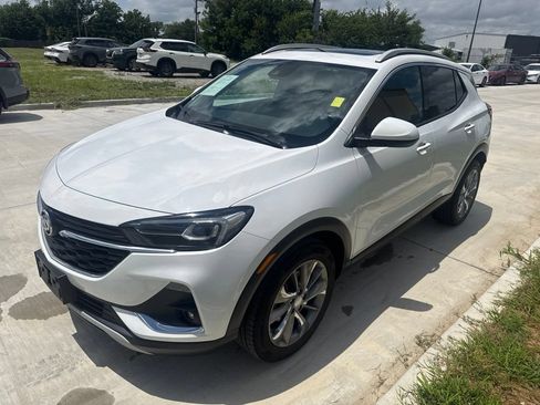Used 2021 Buick Encore GX Essence w/ Experience Buick Package FWD image 1