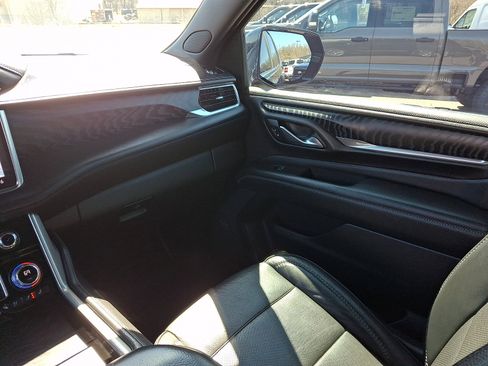 Used 2021 GMC Yukon Denali image 16