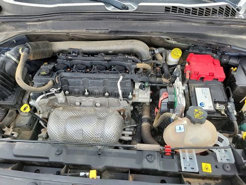 Used 2021 Jeep Renegade Latitude FWD image 13