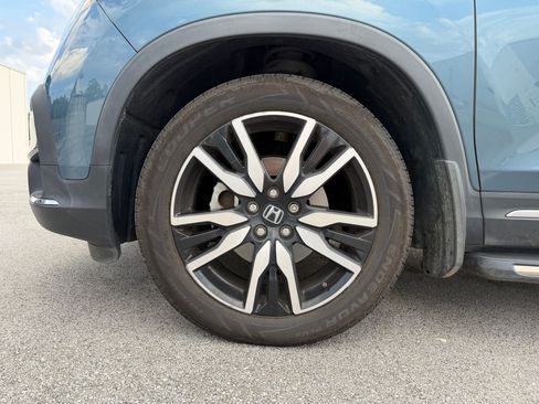 Used 2019 Honda Pilot Touring image 7