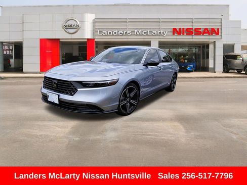 Used 2023 Honda Accord Sport image 2