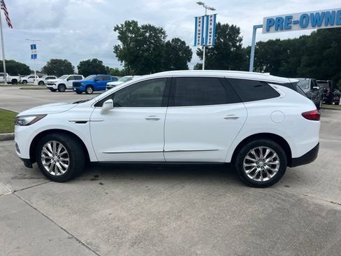 Used 2018 Buick Enclave Premium w/ Trailering Package FWD image 3