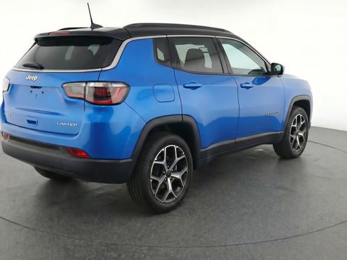 Used 2025 Jeep Compass Limited AWD/4WD image 9