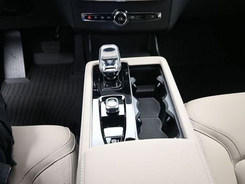 Used 2026 Volvo XC90 B6 Plus w/ Protection Package Premier image 13