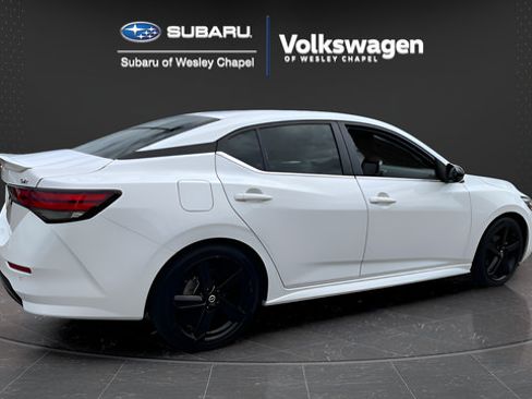 Used 2022 Nissan Sentra SR w/ Lighting Package FWD image 7