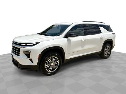 Used 2025 Chevrolet Traverse LT