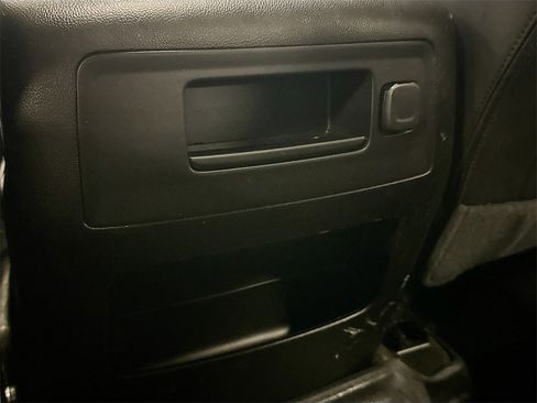 Used 2018 GMC Sierra 1500 Denali w/ Denali Ultimate Package image 32