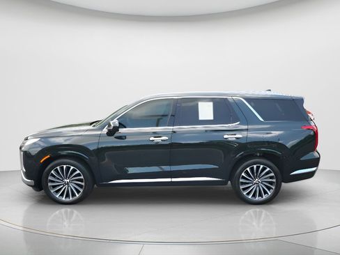 Used 2024 Hyundai Palisade Calligraphy FWD image 2
