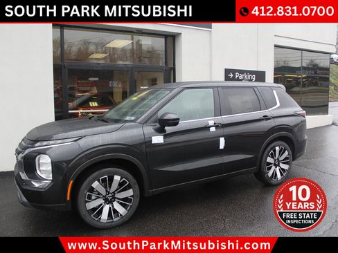 New 2025 Mitsubishi Outlander SE image 2