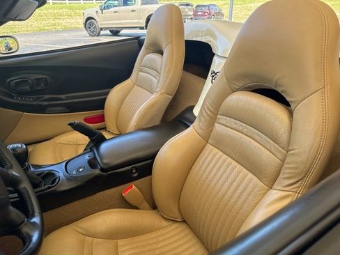 Used 2002 Chevrolet Corvette Convertible w/ Preferred Equipment Group1 image 4