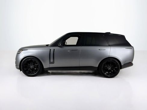Used 2023 Land Rover Range Rover SE image 2