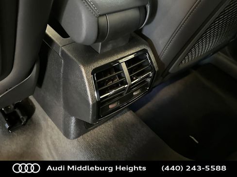 New 2025 Audi Q3 2.0T Premium image 28