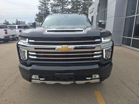 Used 2023 Chevrolet Silverado 3500 High Country w/ Z71 Off-Road Package image 2