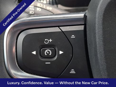 Certified 2022 Volvo XC40 T5 R-Design w/ Advanced Package AWD/4WD image 22