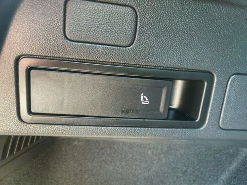 Used 2022 Volkswagen Tiguan SE R-Line AWD/4WD image 35