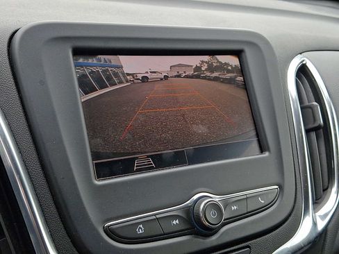 Used 2024 Chevrolet Equinox LT AWD/4WD image 16