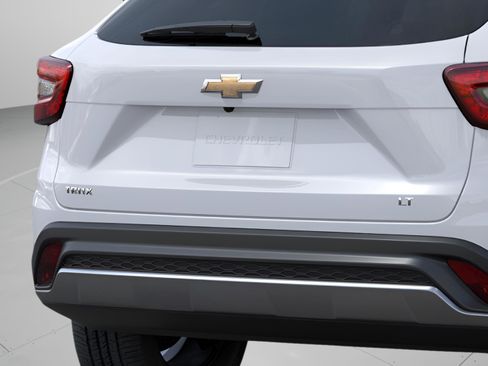 New 2025 Chevrolet Trax LT w/ LT Convenience Package image 42