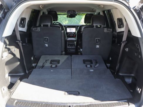 Used 2023 Jeep Grand Cherokee L Limited AWD/4WD image 9