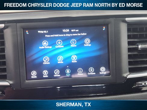 Used 2021 Chrysler Voyager L FWD image 11