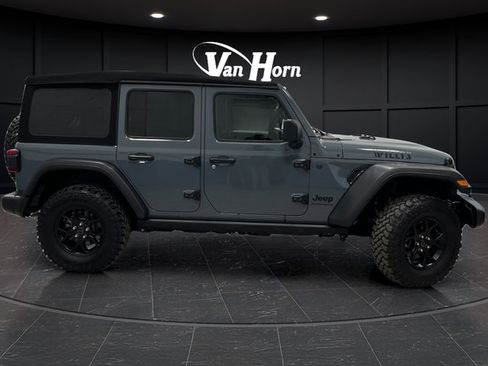 Used 2024 Jeep Wrangler Unlimited Sport AWD/4WD image 2