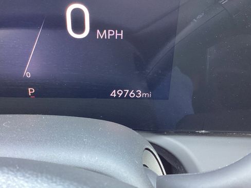 Used 2024 Buick Encore GX Sport Touring image 3