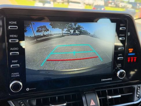 Used 2021 Toyota C-HR LE FWD image 20