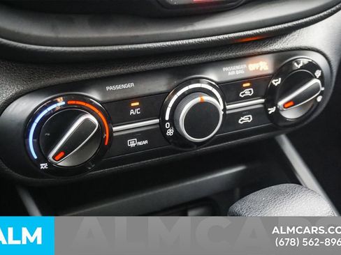 Used 2025 Kia Soul LX FWD image 36