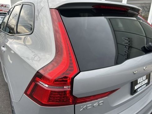 Certified 2025 Volvo XC60 B5 Plus AWD/4WD image 10