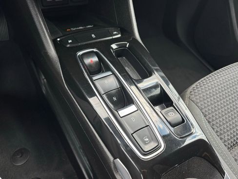 Used 2023 Chevrolet Bolt EUV LT image 24