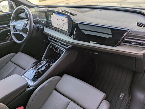 Certified 2025 Audi Q5 Premium Plus w/ Premium Plus image 29