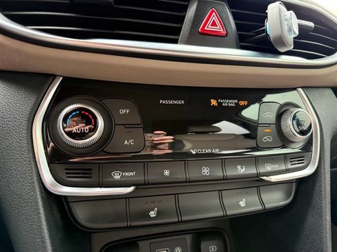 Used 2019 Hyundai Santa Fe SEL FWD image 17