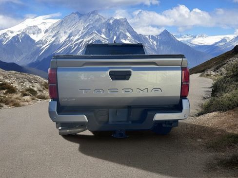 Used 2026 Toyota Tacoma SR5 w/ SR5 Upgrade Package AWD/4WD image 4