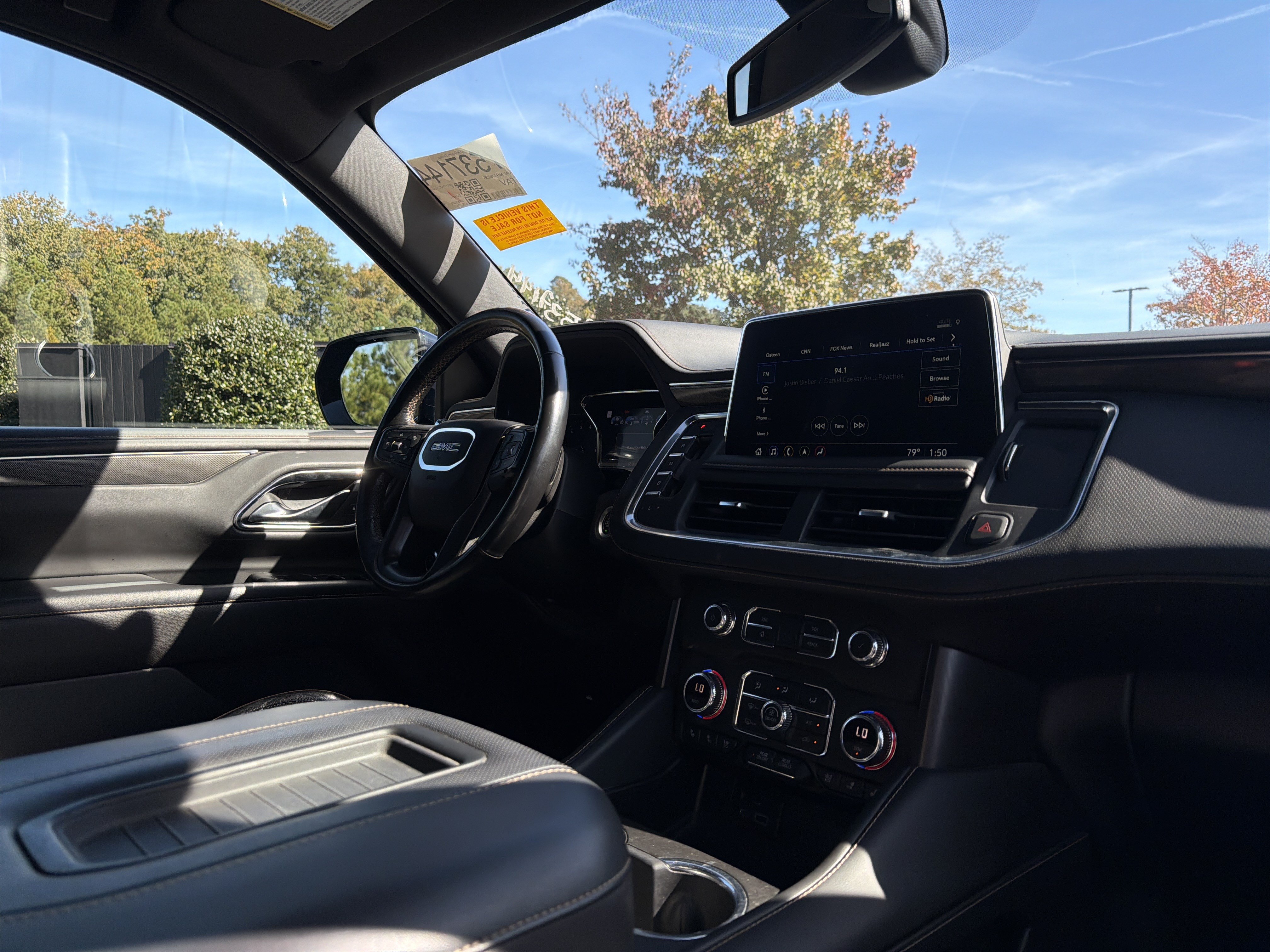 Used 2021 GMC Yukon XL AT4 w/ Rear Media and Nav Package AWD/4WD image 6