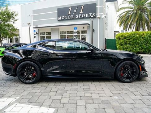 Used 2018 Chevrolet Camaro ZL1 RWD image 33